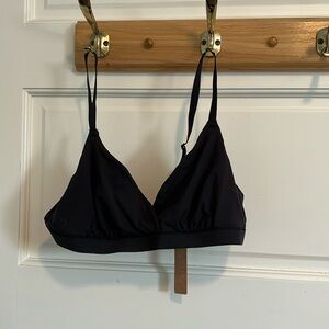 Skims crossover bralette in black, size small. NWT